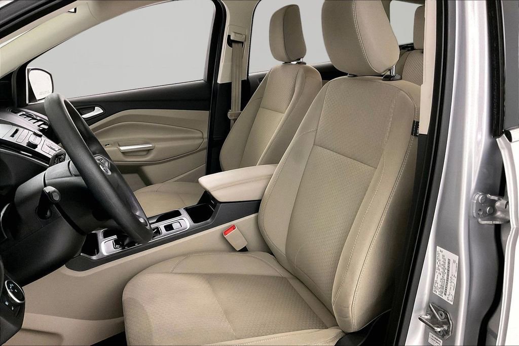 Used 2018 Ford Escape SE w/ Ford Safe & Smart Package FWD image 19