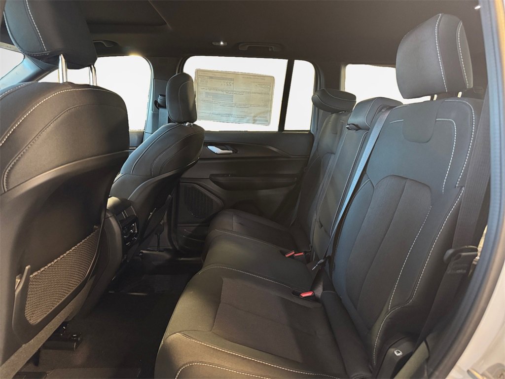 New 2025 Jeep Grand Cherokee Laredo X w/ Luxury Tech Group I image 24