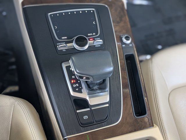 Used 2019 Audi Q5 2.0T Premium Plus w/ Premium Plus Package AWD/4WD image 12