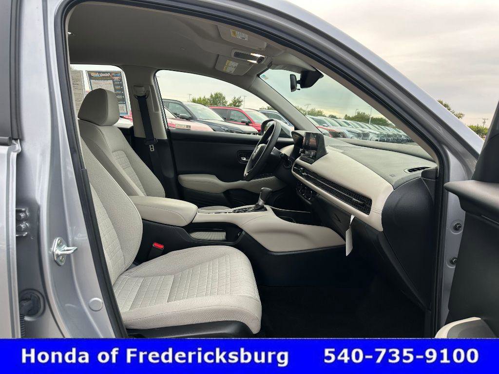 Used 2023 Honda HR-V LX image 31