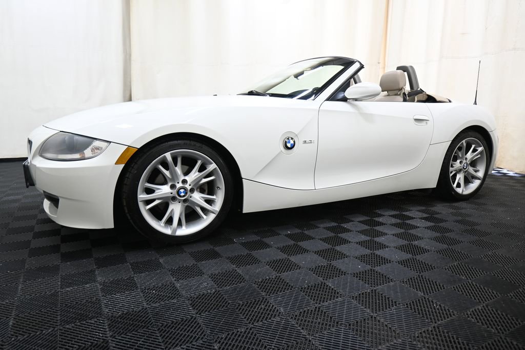 Used 2008 BMW Z4 3.0i RWD image 5