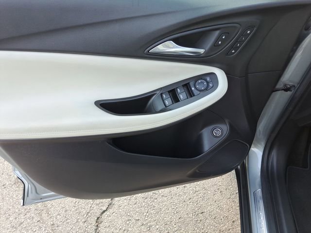 Used 2023 Buick Encore GX Essence w/ Experience Buick Package image 15