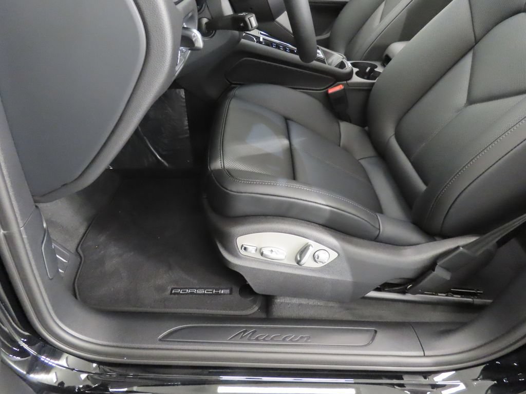 New 2026 Porsche Macan AWD/4WD image 39