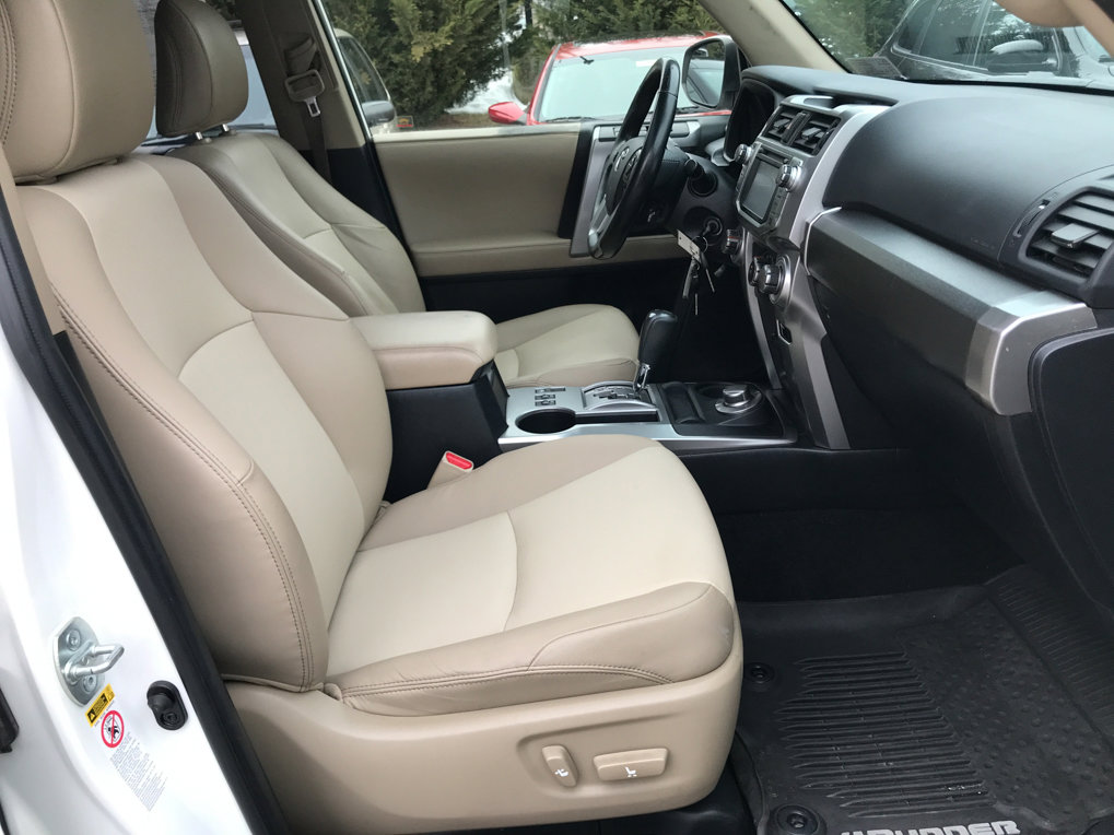 Used 2017 Toyota 4Runner SR5 Premium image 29