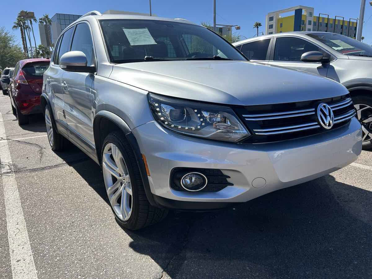 Used 2016 Volkswagen Tiguan SEL image 2