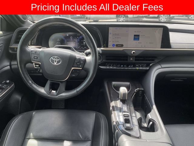 Used 2025 Toyota Crown Platinum AWD/4WD image 15