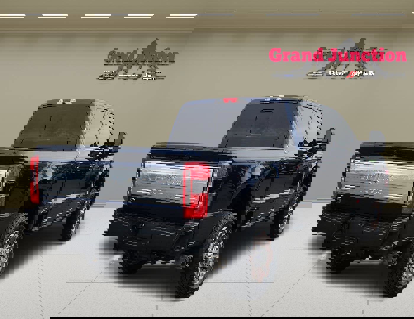 Used 2024 Ford F250 King Ranch image 4