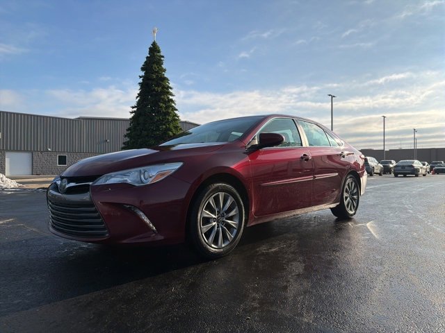 Certified 2017 Toyota Camry XLE image 3