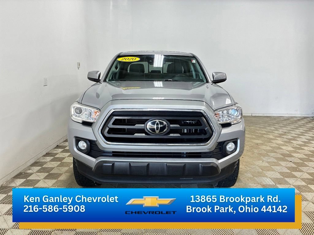 Used 2020 Toyota Tacoma SR5 AWD/4WD image 2