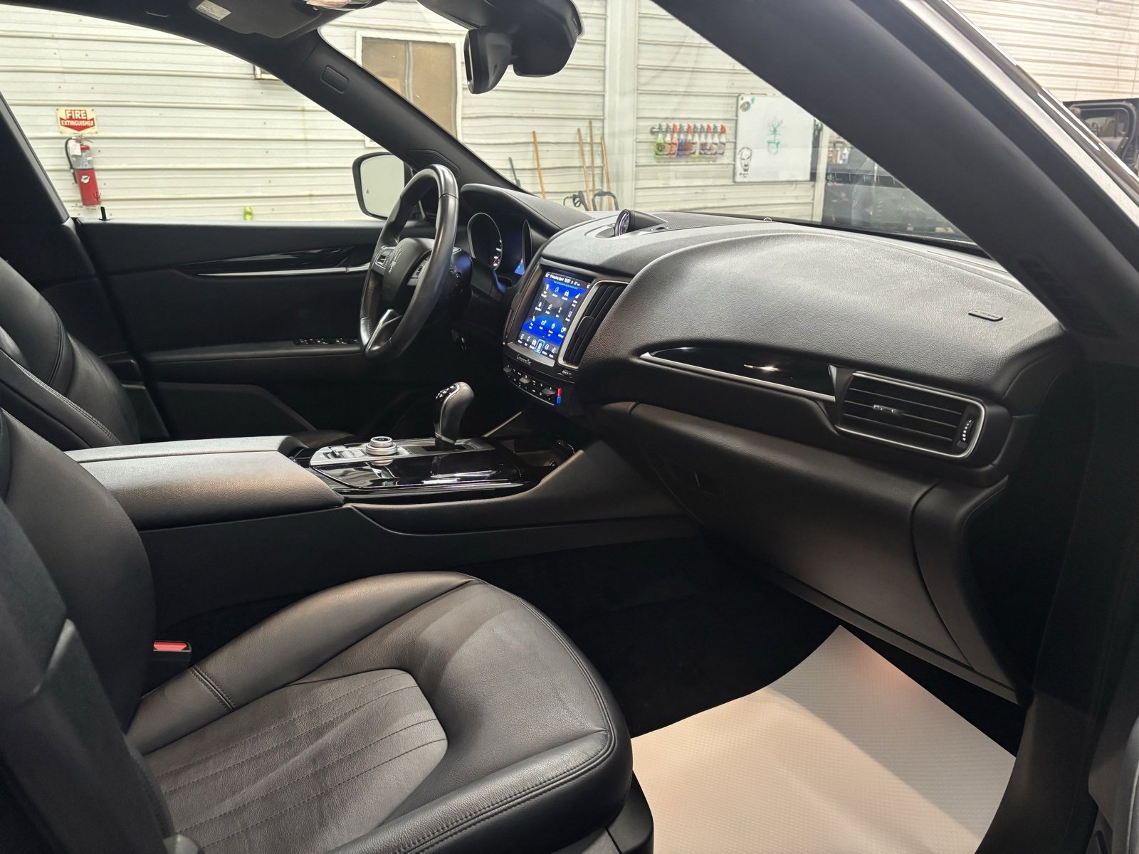 Used 2018 Maserati Levante image 30