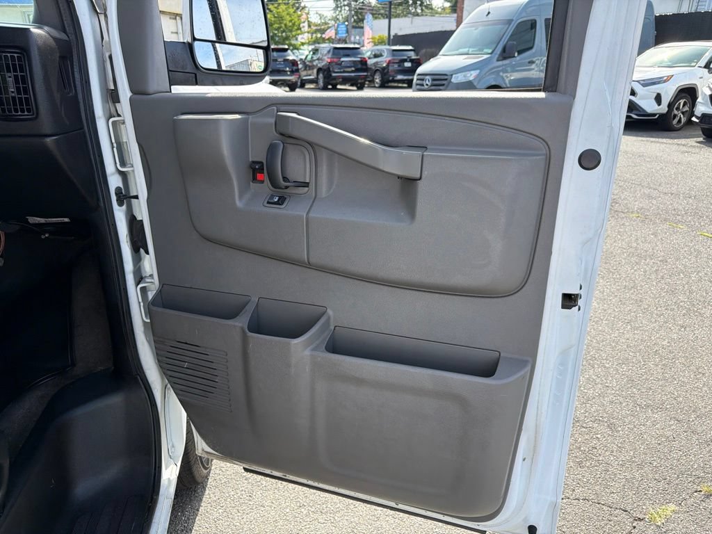 Used 2018 Chevrolet Express 3500 LT w/ LT Preferred Equipment Group RWD image 23