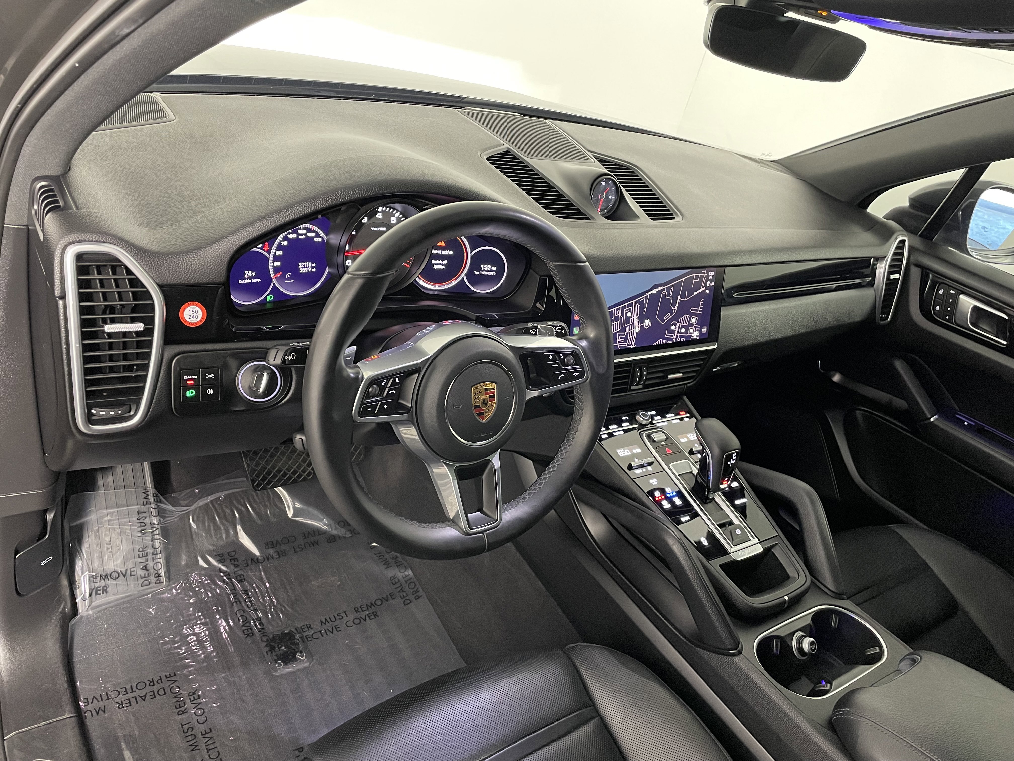 Used 2023 Porsche Cayenne image 4