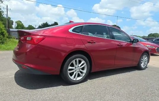 Used 2018 Chevrolet Malibu LT FWD image 2