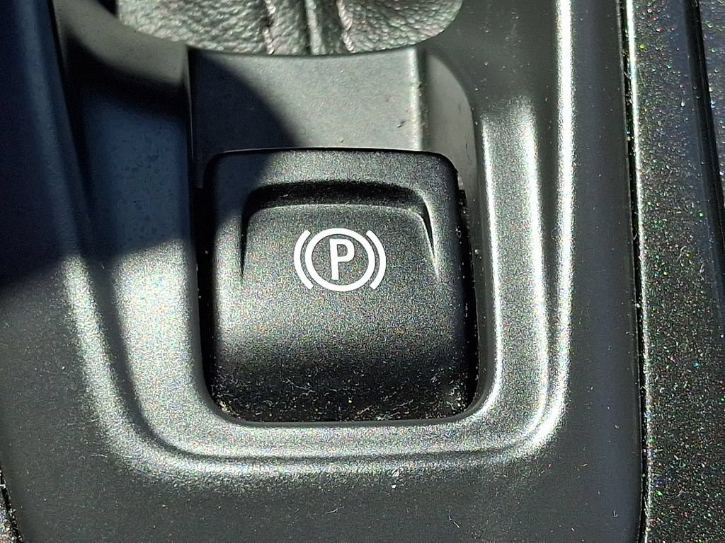 Used 2025 Chevrolet TrailBlazer LT AWD/4WD image 23
