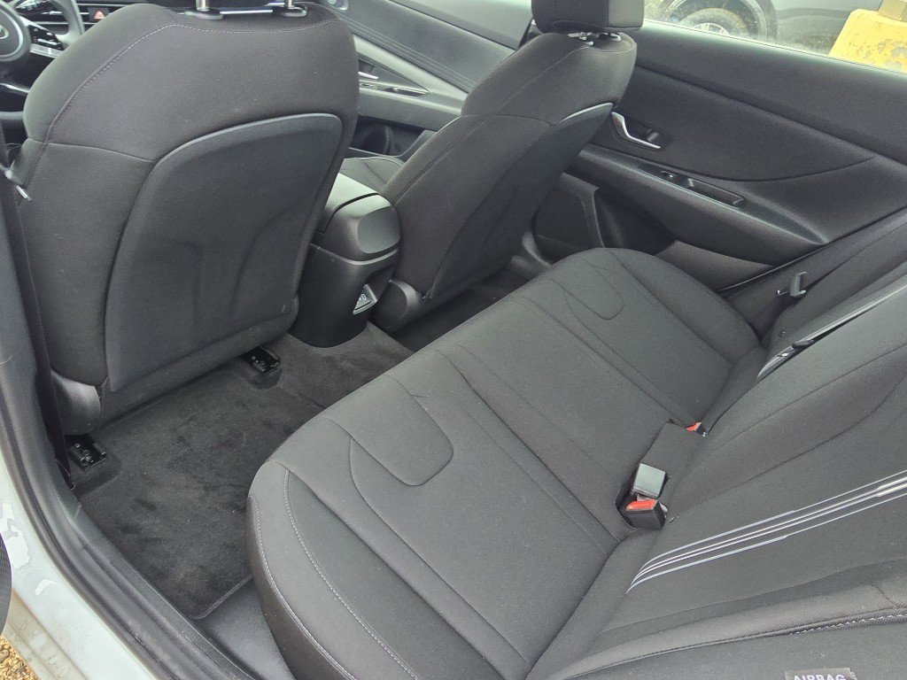 New 2025 Hyundai Elantra Blue image 29