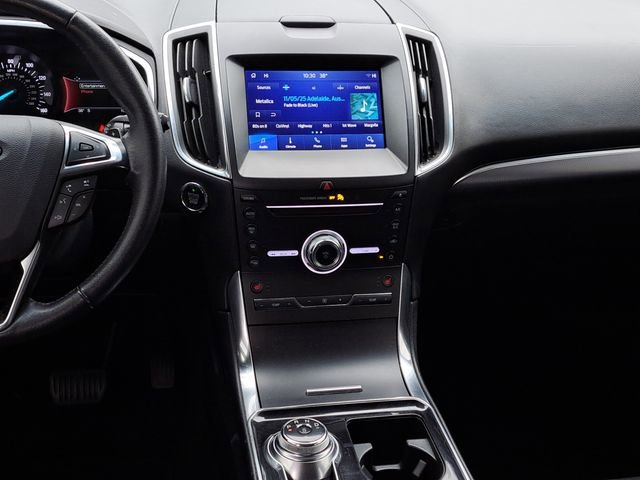 Used 2019 Ford Edge Titanium image 26