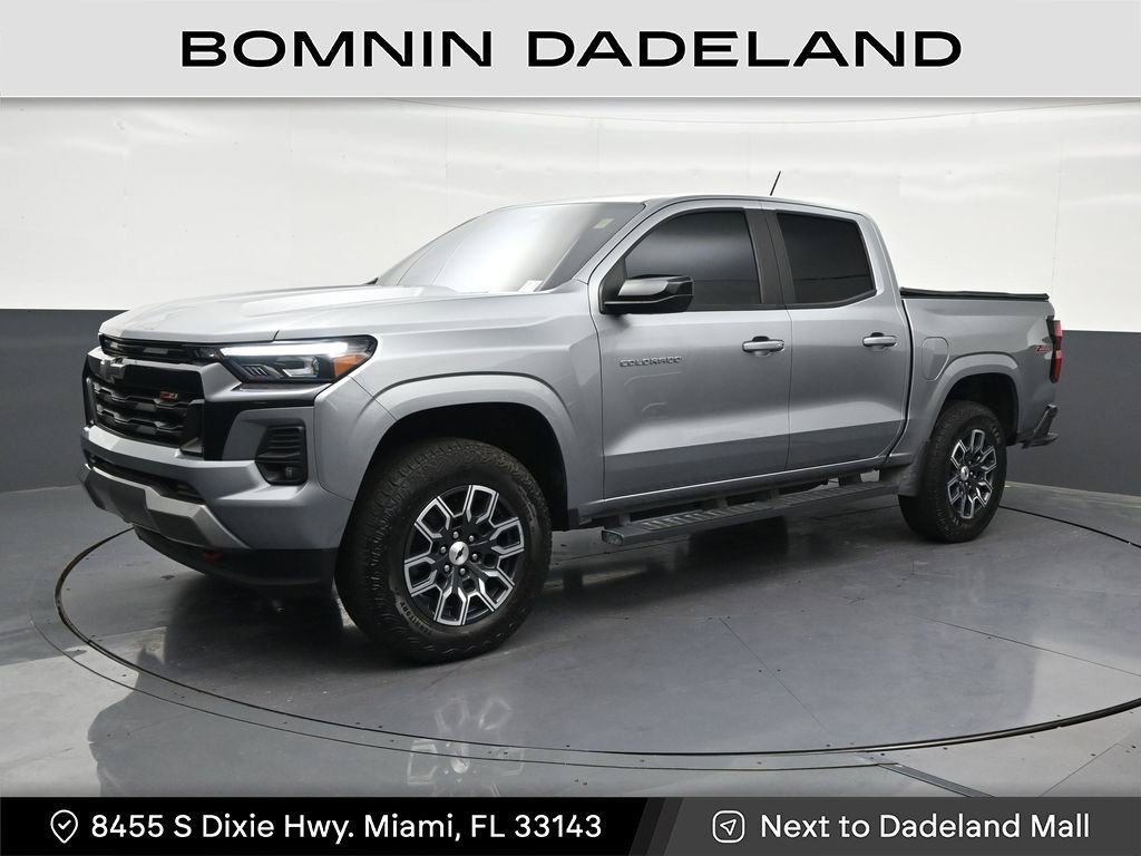 Used 2024 Chevrolet Colorado Z71 w/ Z71 Convenience Package 2