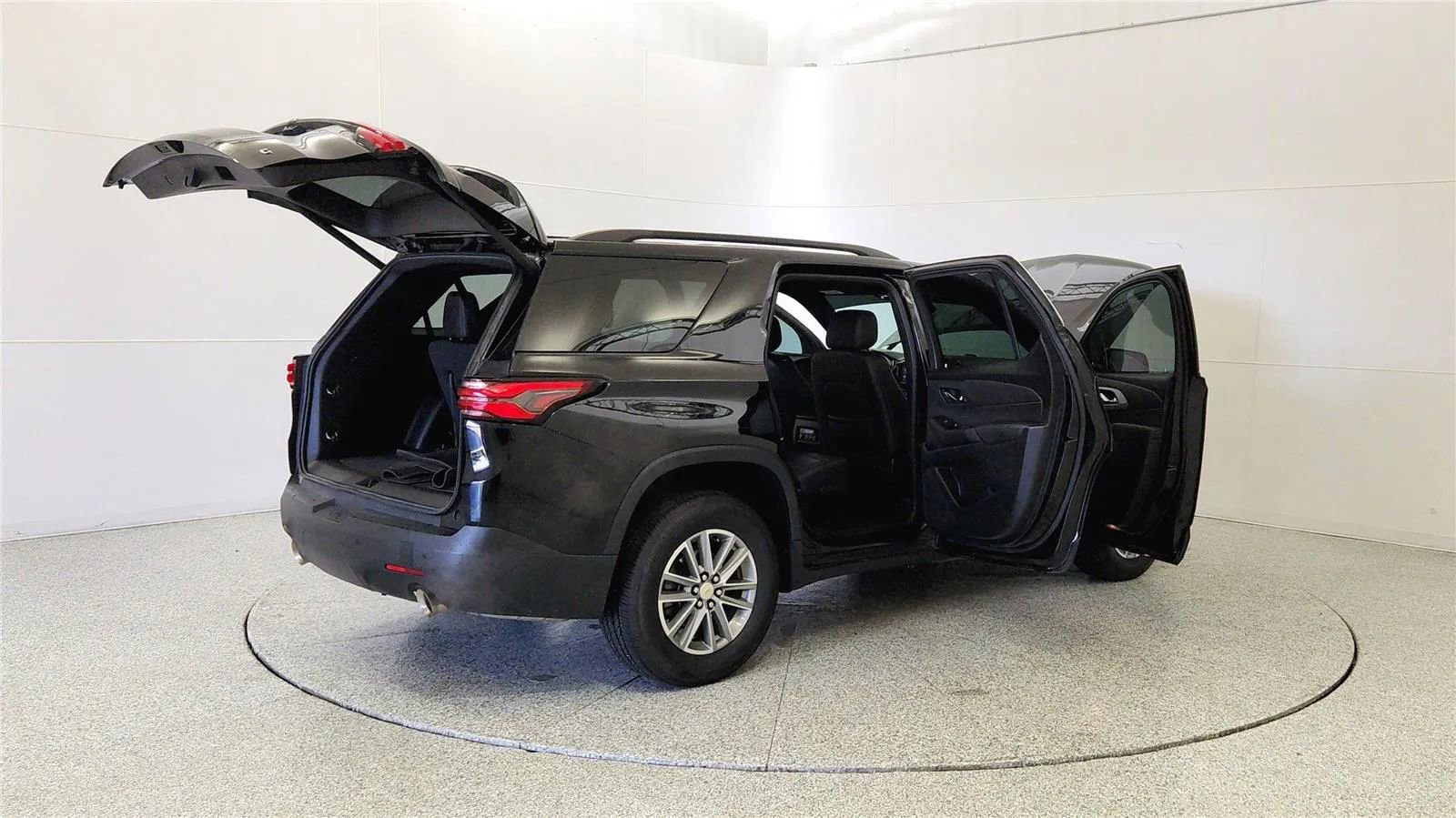 Used 2022 Chevrolet Traverse LT AWD/4WD image 12