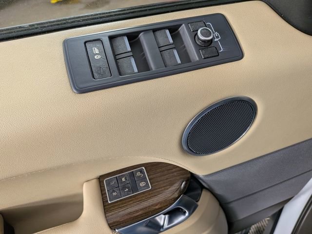 Used 2015 Land Rover Range Rover Sport HSE image 15