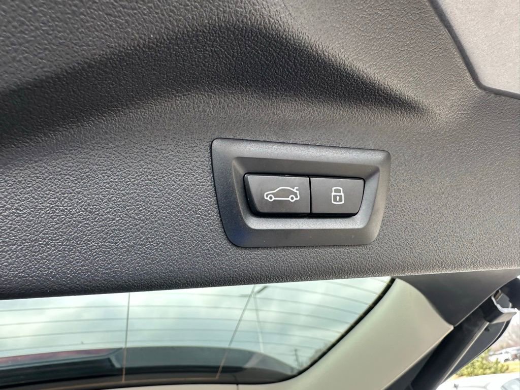 Used 2024 BMW X7 xDrive40i image 38