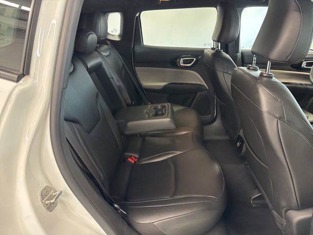 Used 2025 Jeep Compass Limited image 27