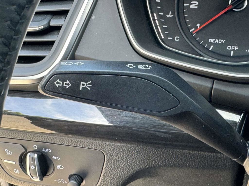 Used 2020 Audi Q5 2.0T Premium w/ Convenience Package image 24