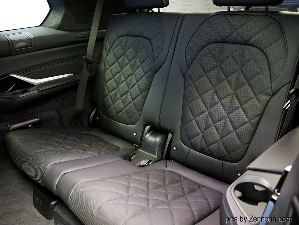 Used 2026 BMW X7 xDrive40i w/ M Sport Package image 13