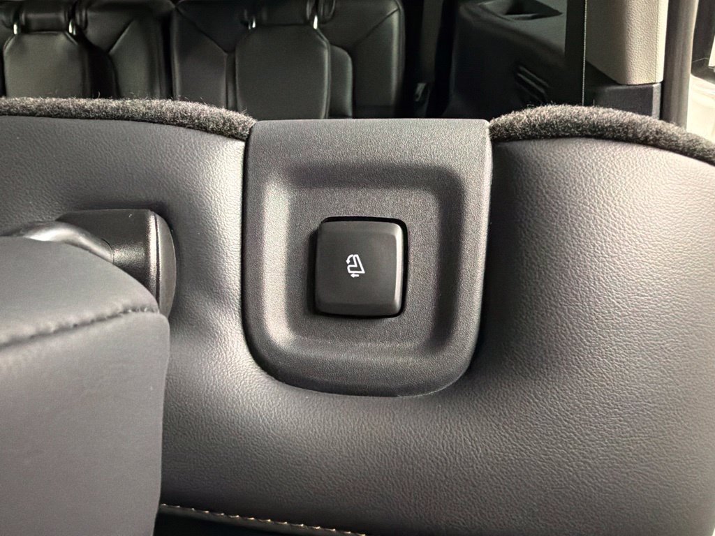 New 2027 Lincoln Aviator AWD image 32