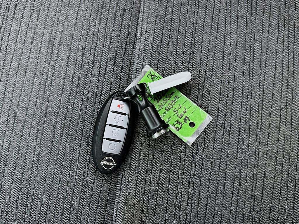 Used 2022 Nissan Rogue SV image 30