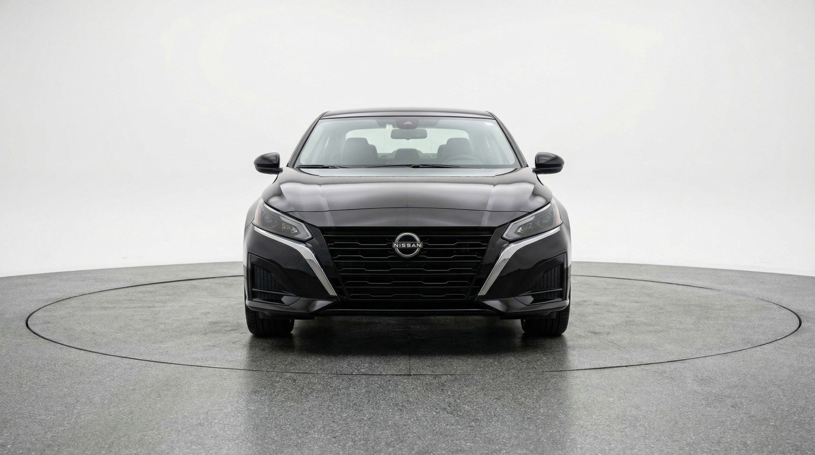 Used 2025 Nissan Altima 2.5 SV FWD image 2