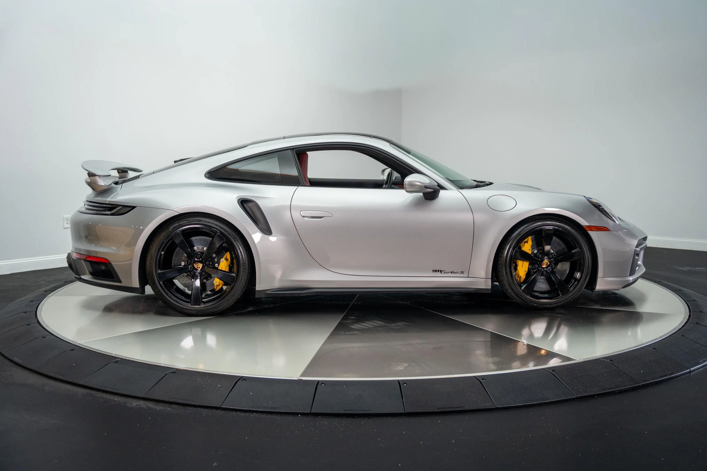 Used 2021 Porsche 911 Turbo S image 10