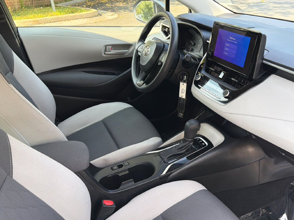 Used 2025 Toyota Corolla LE FWD image 11