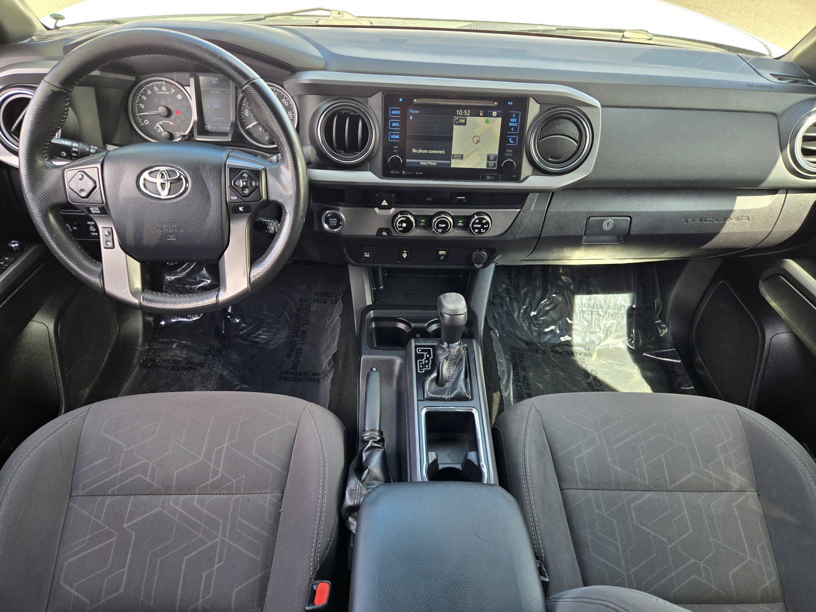 Used 2017 Toyota Tacoma TRD Sport w/ Tow Package RWD image 13