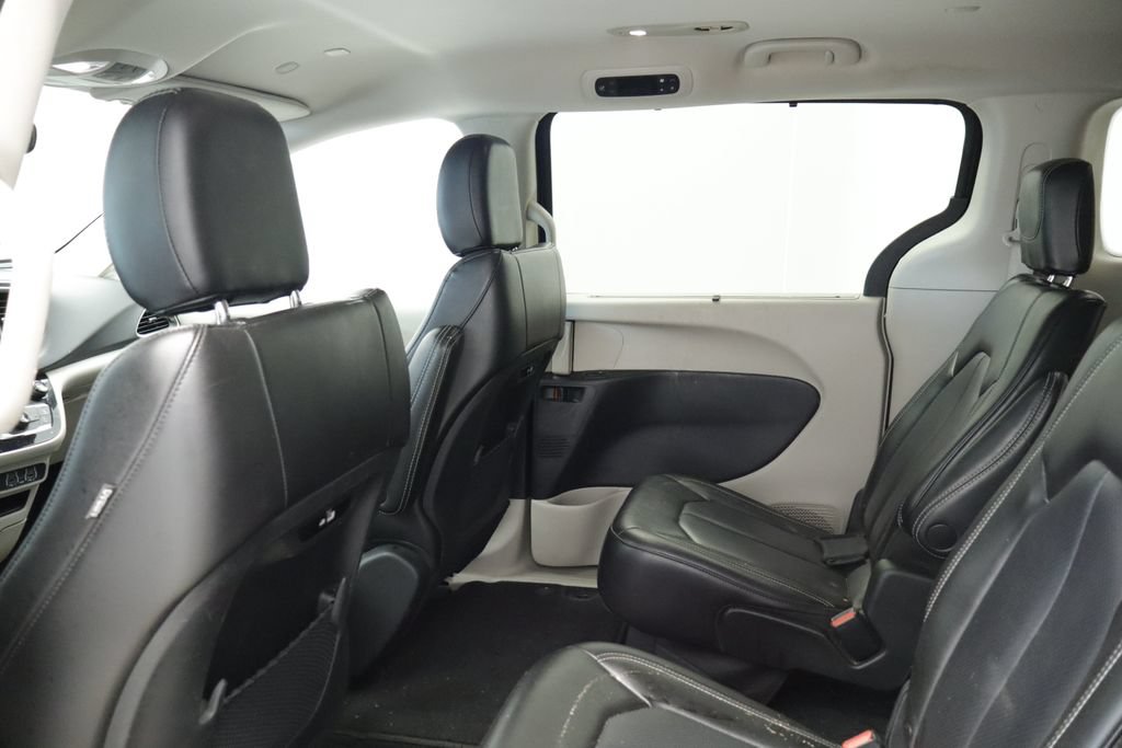Certified 2023 Chrysler Pacifica Touring-L FWD image 23