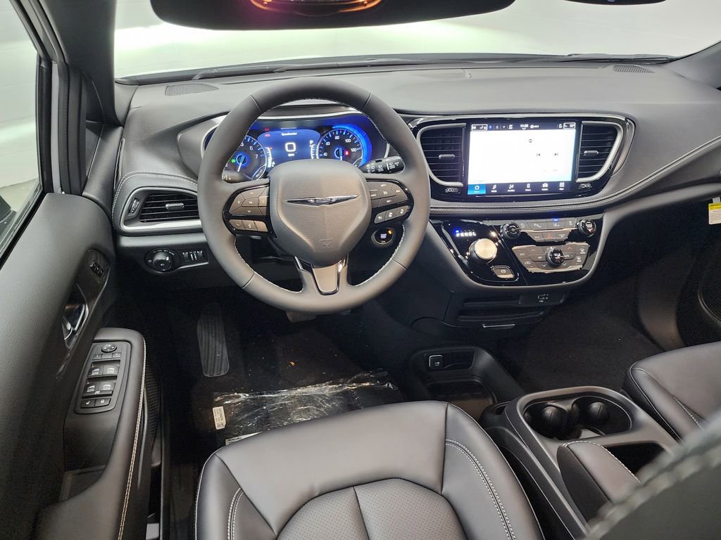 New 2026 Chrysler Pacifica Select w/ S Appearance Package image 32