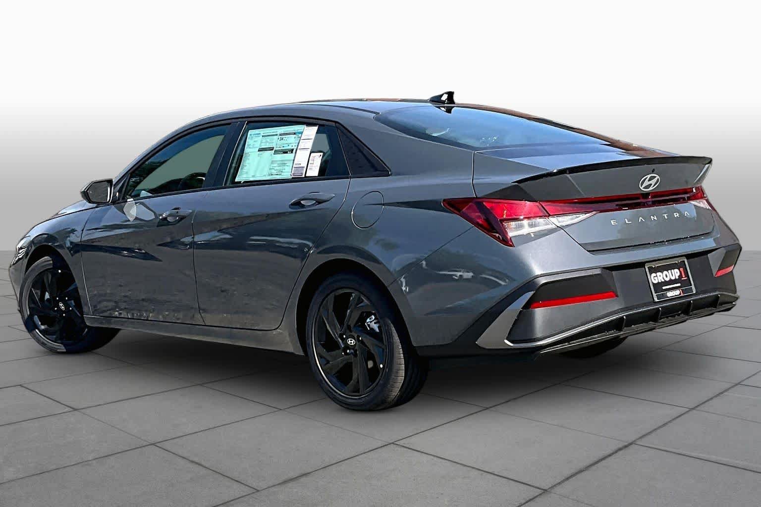 New 2026 Hyundai Elantra SEL Sport FWD image 7