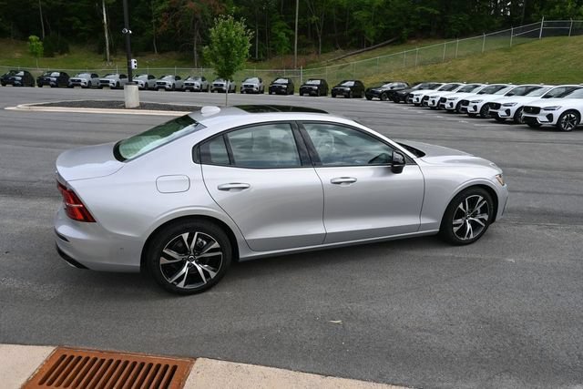 Used 2025 Volvo S60 B5 Plus AWD/4WD image 12