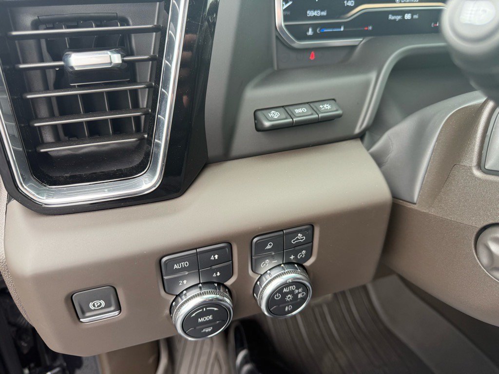 Used 2025 GMC Sierra 1500 Denali w/ Denali Reserve Package AWD/4WD image 20