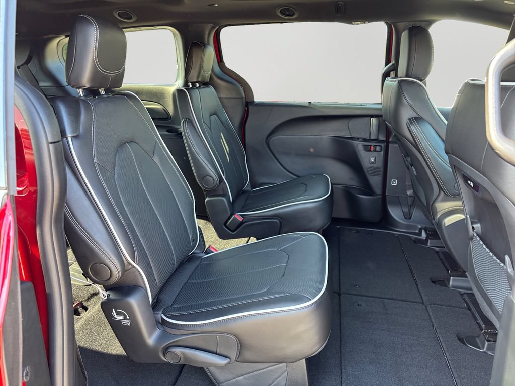 New 2027 Chrysler Pacifica Limited AWD/4WD image 13