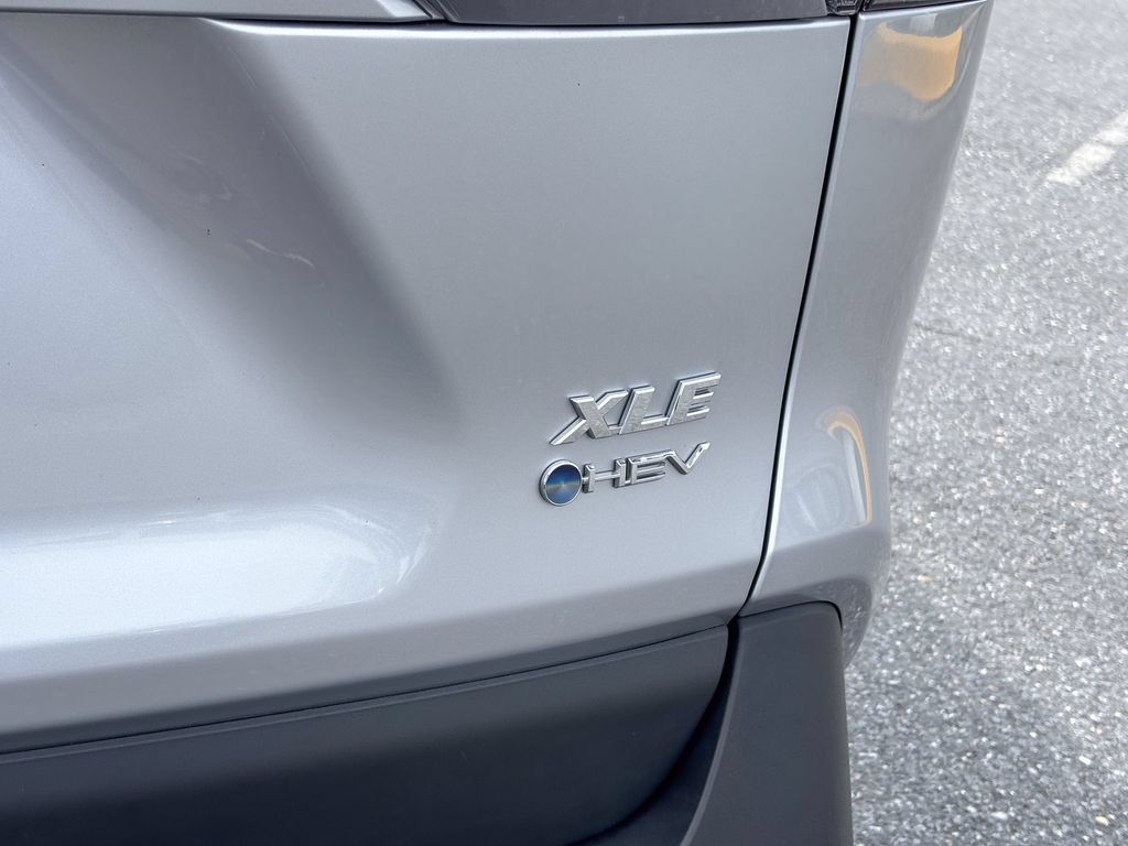 Used 2025 Toyota RAV4 XLE AWD/4WD image 14