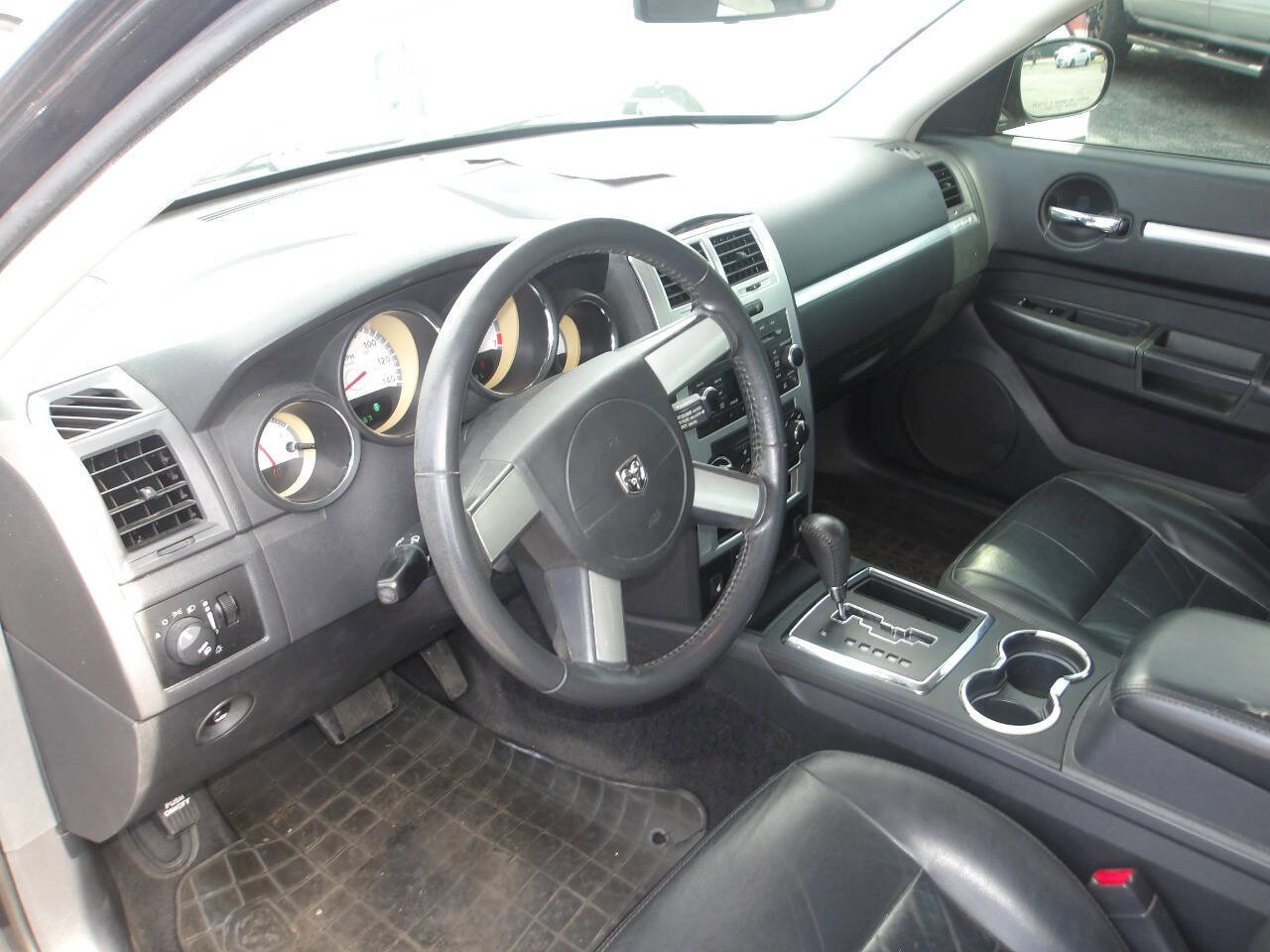 Used 2010 Dodge Charger Rallye RWD image 10