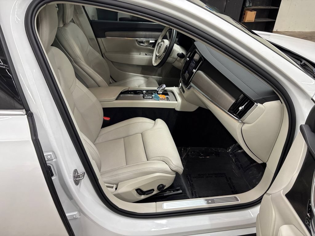 Certified 2025 Volvo S90 B6 Ultra AWD/4WD image 19