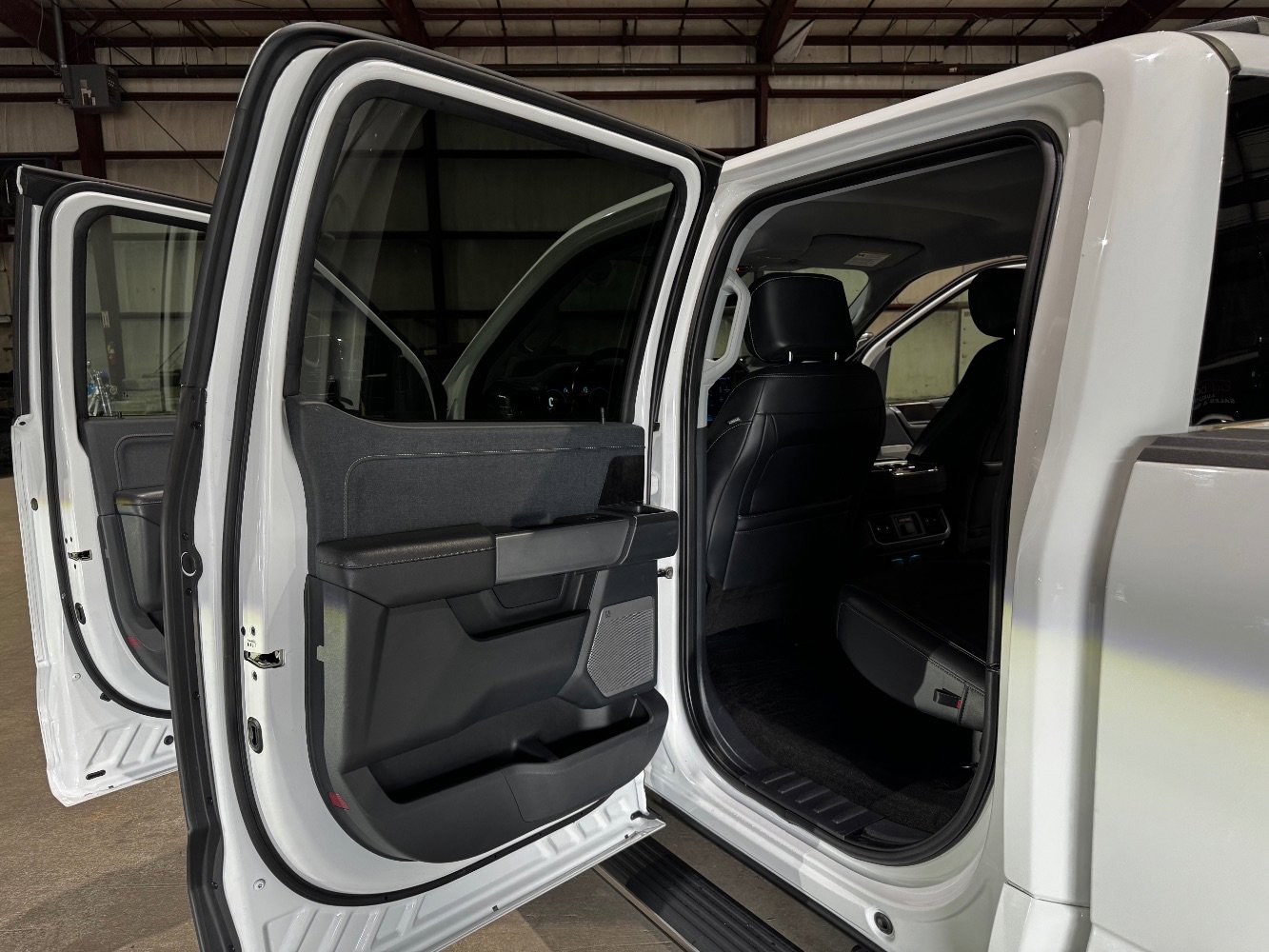 Used 2021 Ford F150 Lariat w/ Equipment Group 502A High image 17