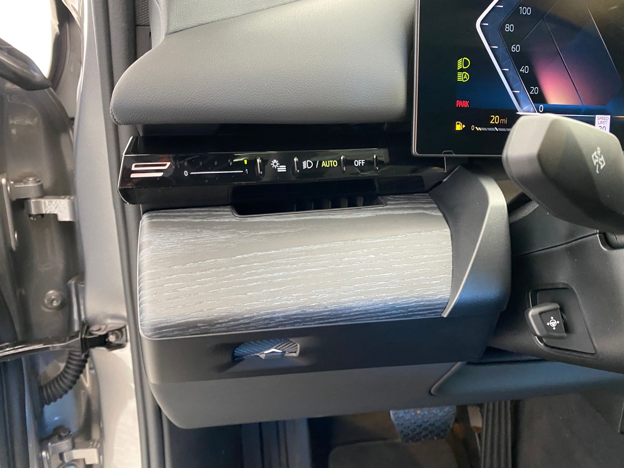 New 2026 BMW 530i xDrive w/ Premium Package image 24