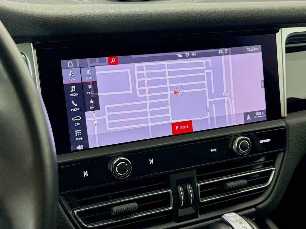 Certified 2024 Porsche Macan AWD/4WD image 19