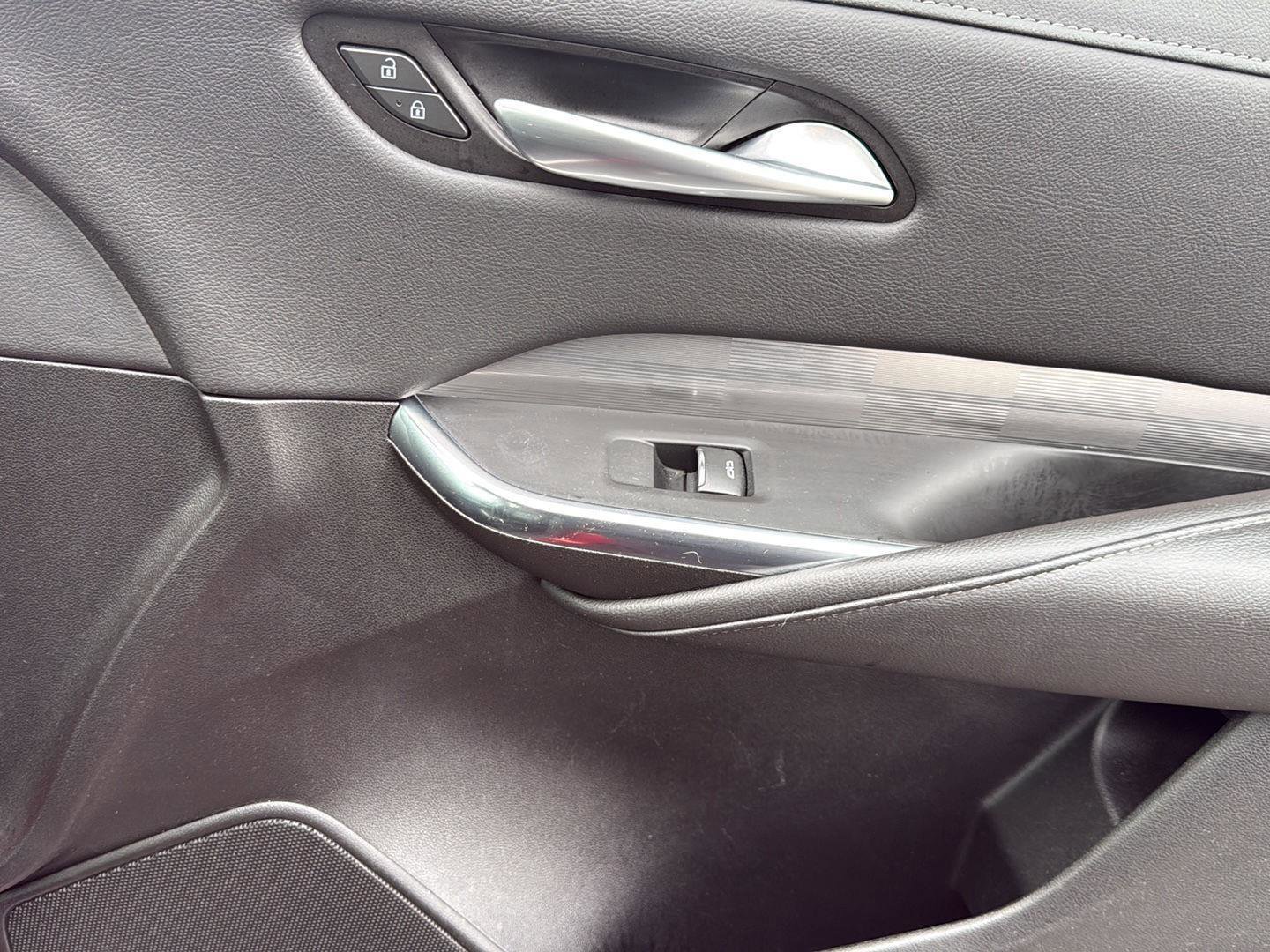 Used 2024 Cadillac XT4 Premium Luxury image 29