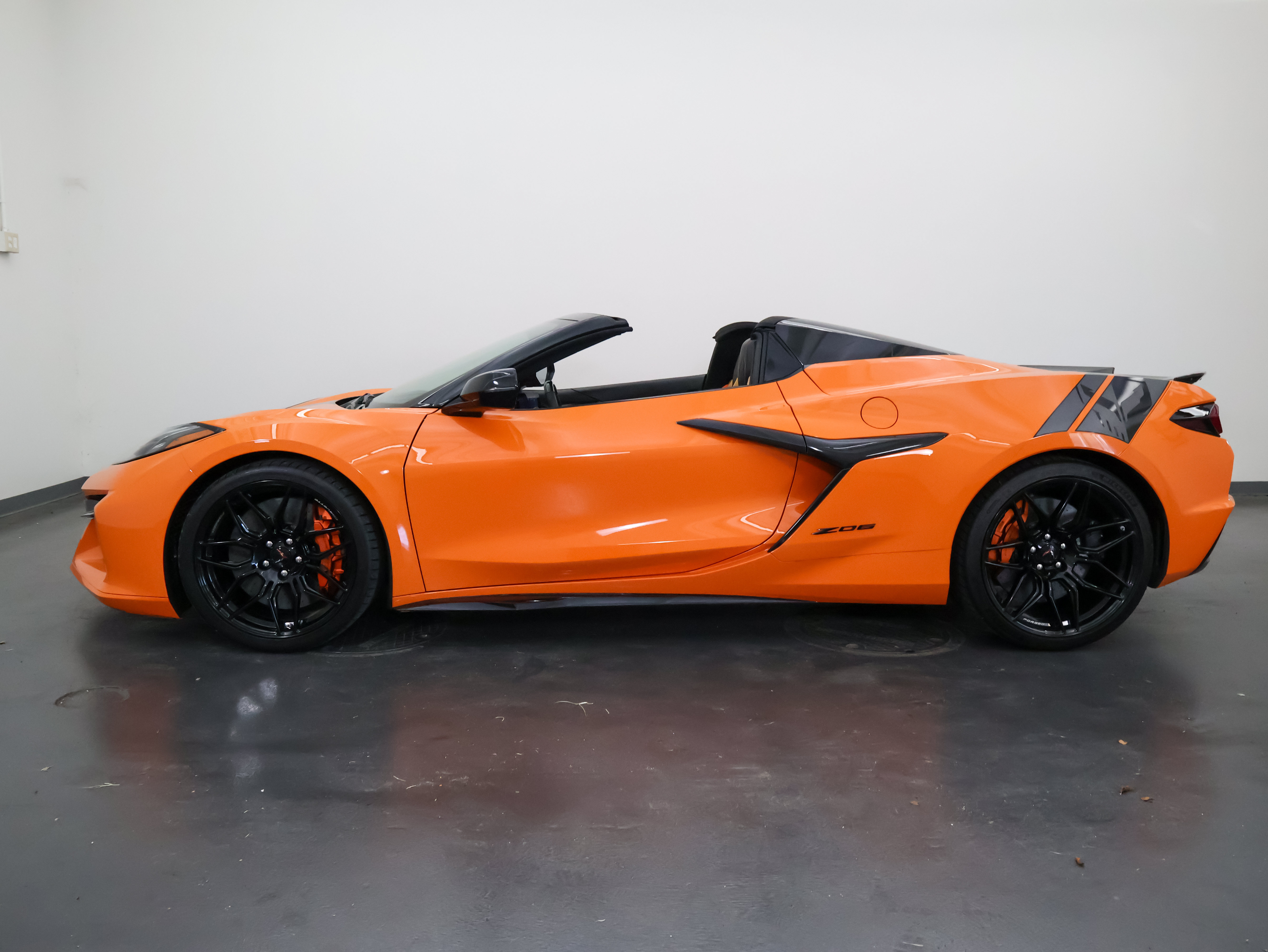 Used 2023 Chevrolet Corvette Z06 RWD image 7