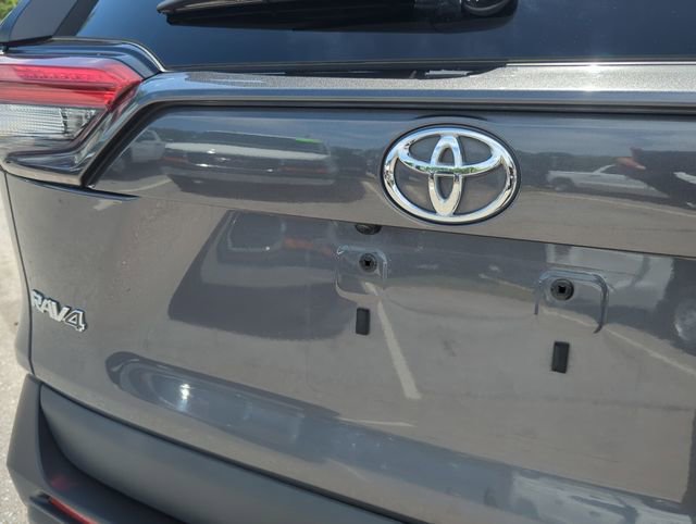 Used 2022 Toyota RAV4 XLE image 8