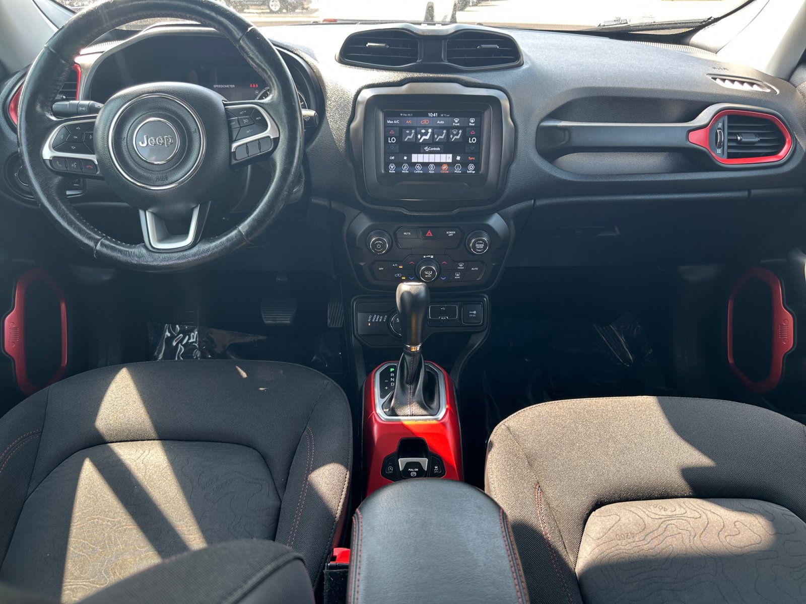 Used 2019 Jeep Renegade Trailhawk w/ Cold Weather Group II AWD/4WD image 17