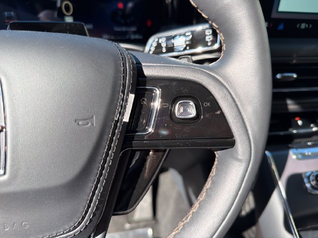New 2027 Lincoln Aviator AWD w/ Jet Appearance Package image 30